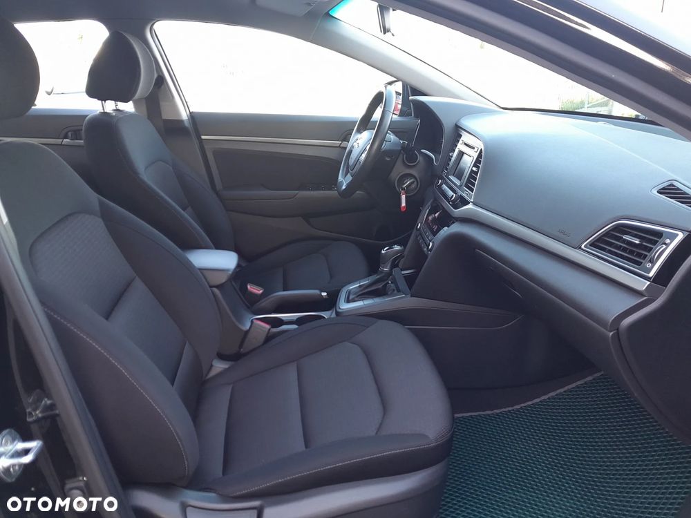 Hyundai Elantra 1.6 Style - 20