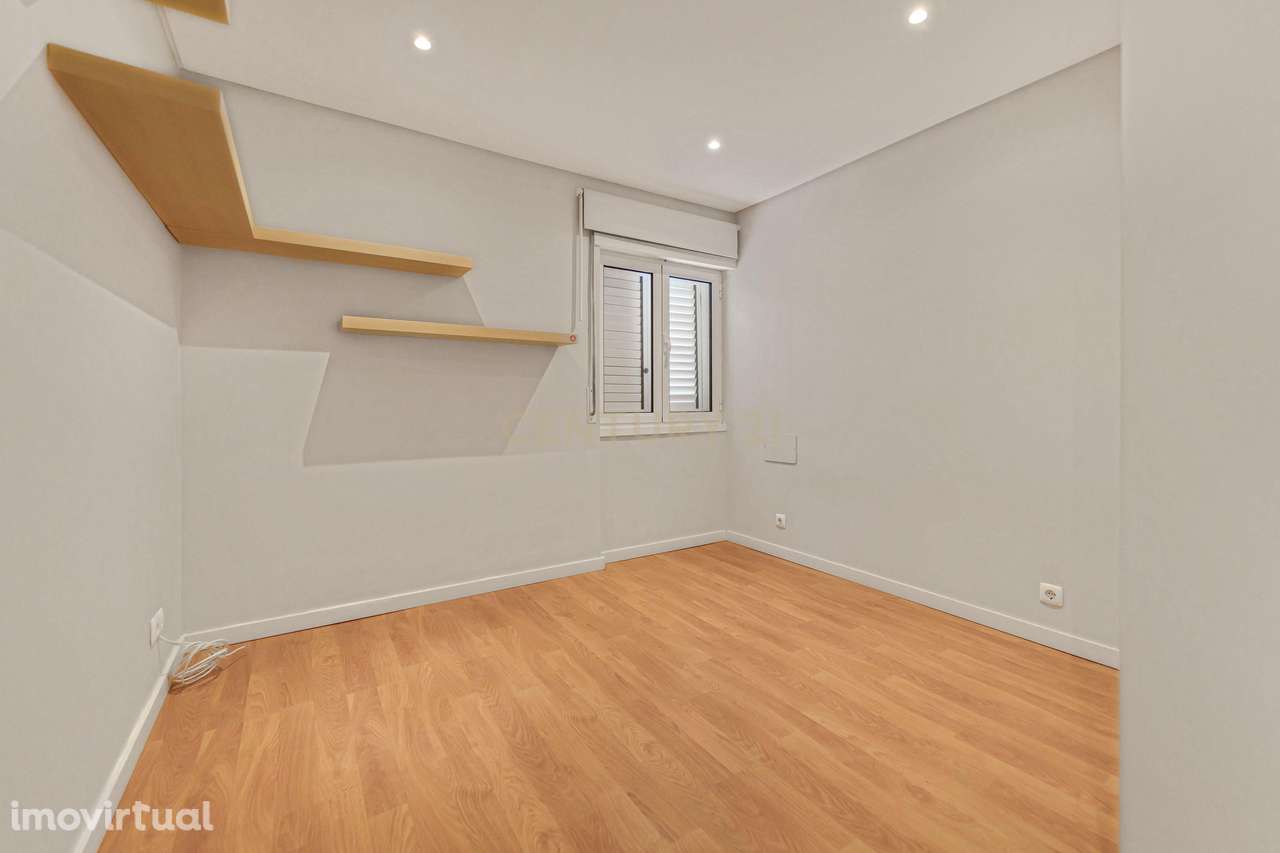 Apartamento T3 Duplex Remodelado em Benfica-Pedralvas - Grande imagem: 5/31
