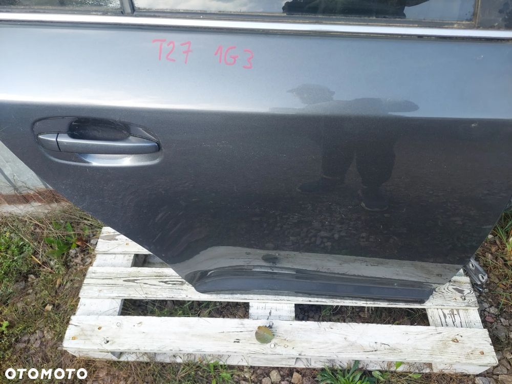 DRZWI PRAWY TYŁ TOYOTA AVENSIS T27 KOMBII 1G3 - 6