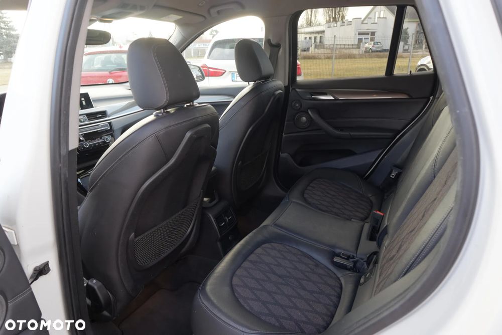 BMW X1 xDrive20d xLine - 16