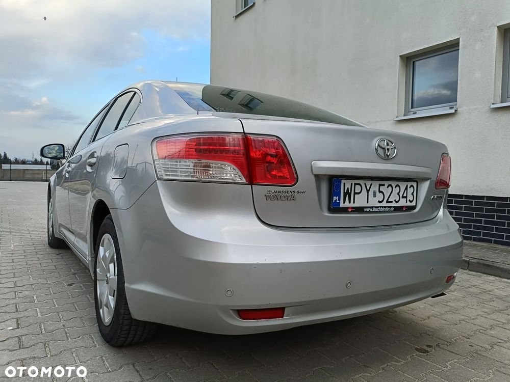 Toyota Avensis 1.6 Comfort - 22