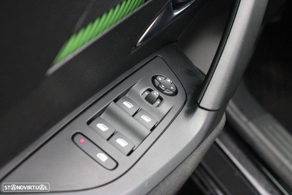 Peugeot 2008 1.5 BlueHDi Active EAT8 - 25