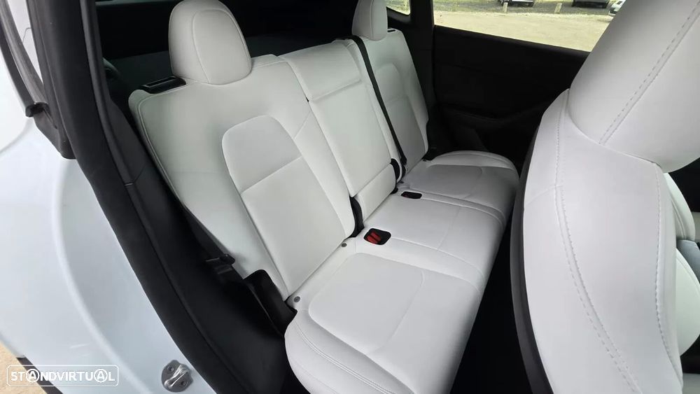 Tesla Model Y Long Range Dual Motor AWD - 15
