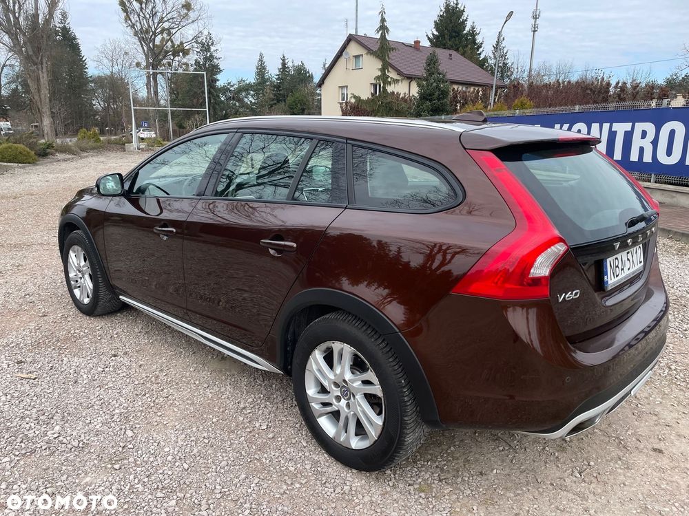 Volvo V60 D4 Drive-E Momentum - 4