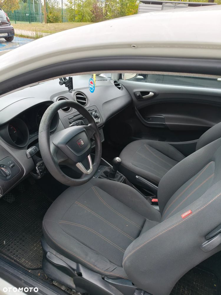 Seat Ibiza 2010 photo 4