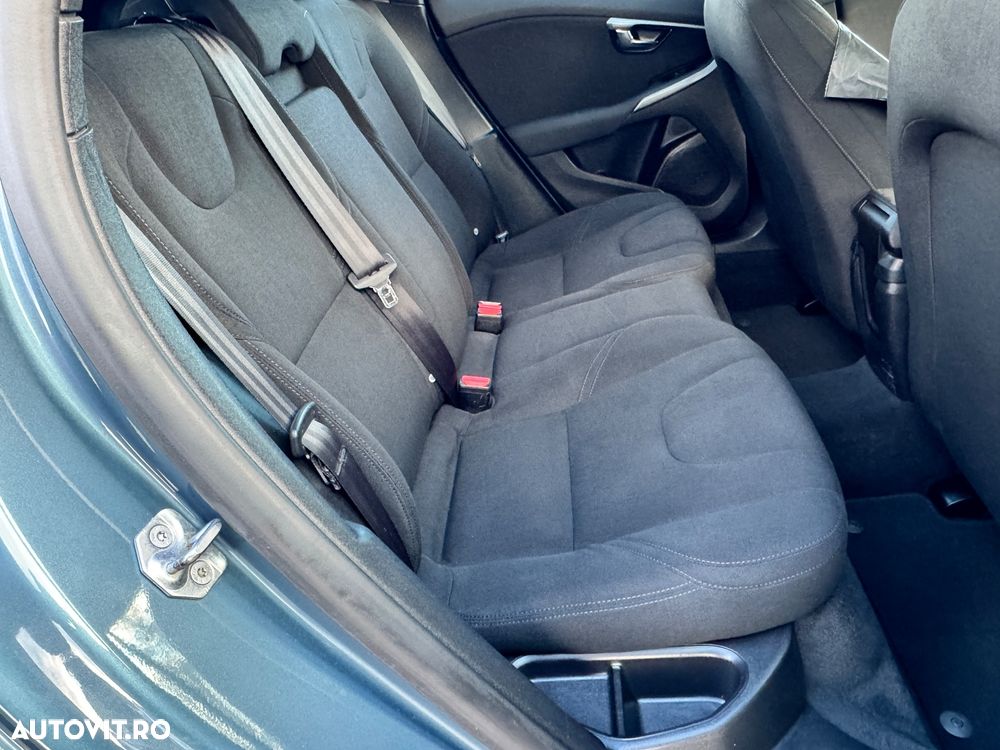 Volvo V40 D2 You - 7