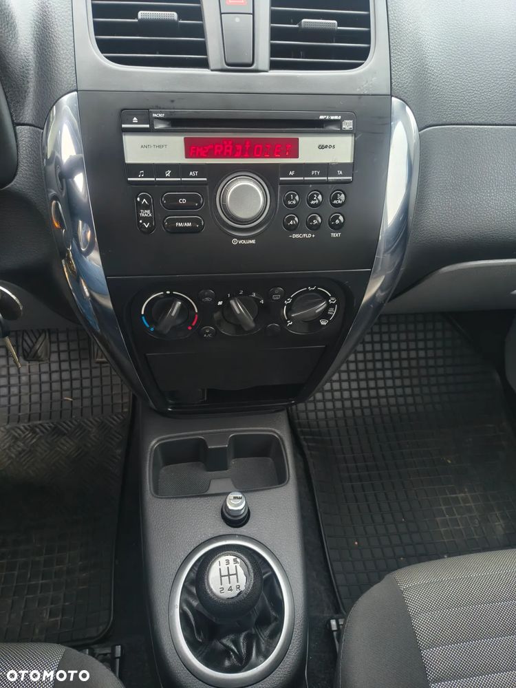 Suzuki SX4 1.5 Comfort - 14