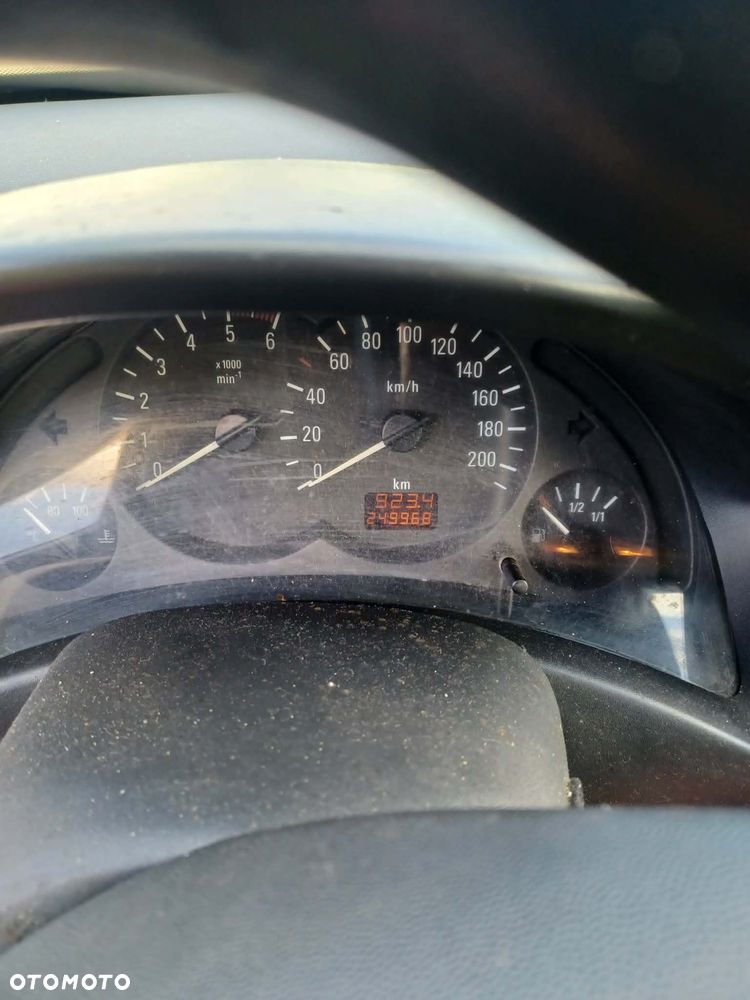 Toyota Avensis - 5