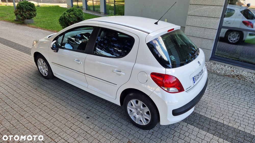 Peugeot 207 - 6