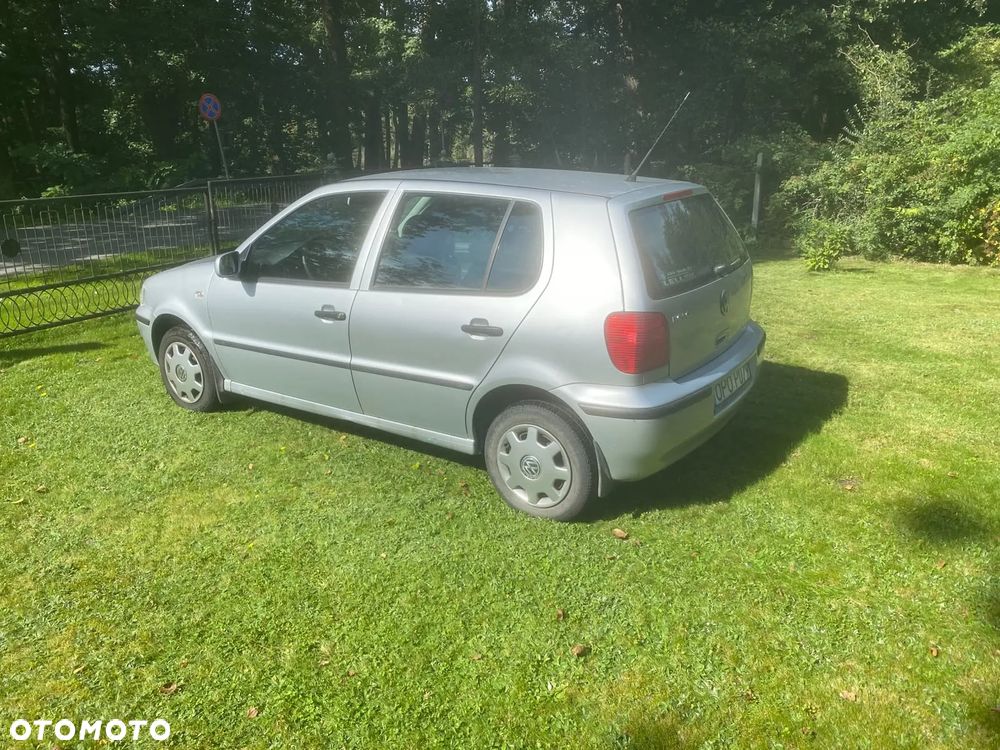Volkswagen Polo 1.0 Basis - 1