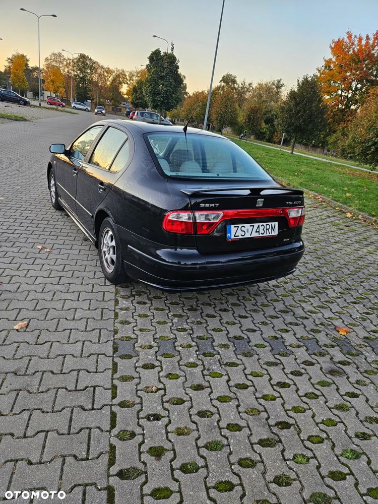 Seat Toledo 1.8 Signo - 5