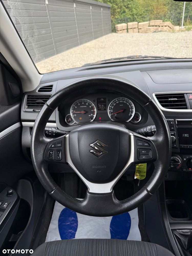 Suzuki Swift 1.2 Dualjet Allgrip Comfort - 25