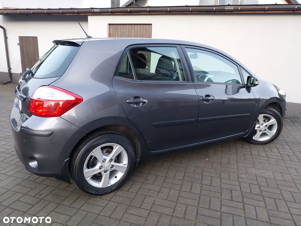 Toyota Auris 1.6 Executive - 4