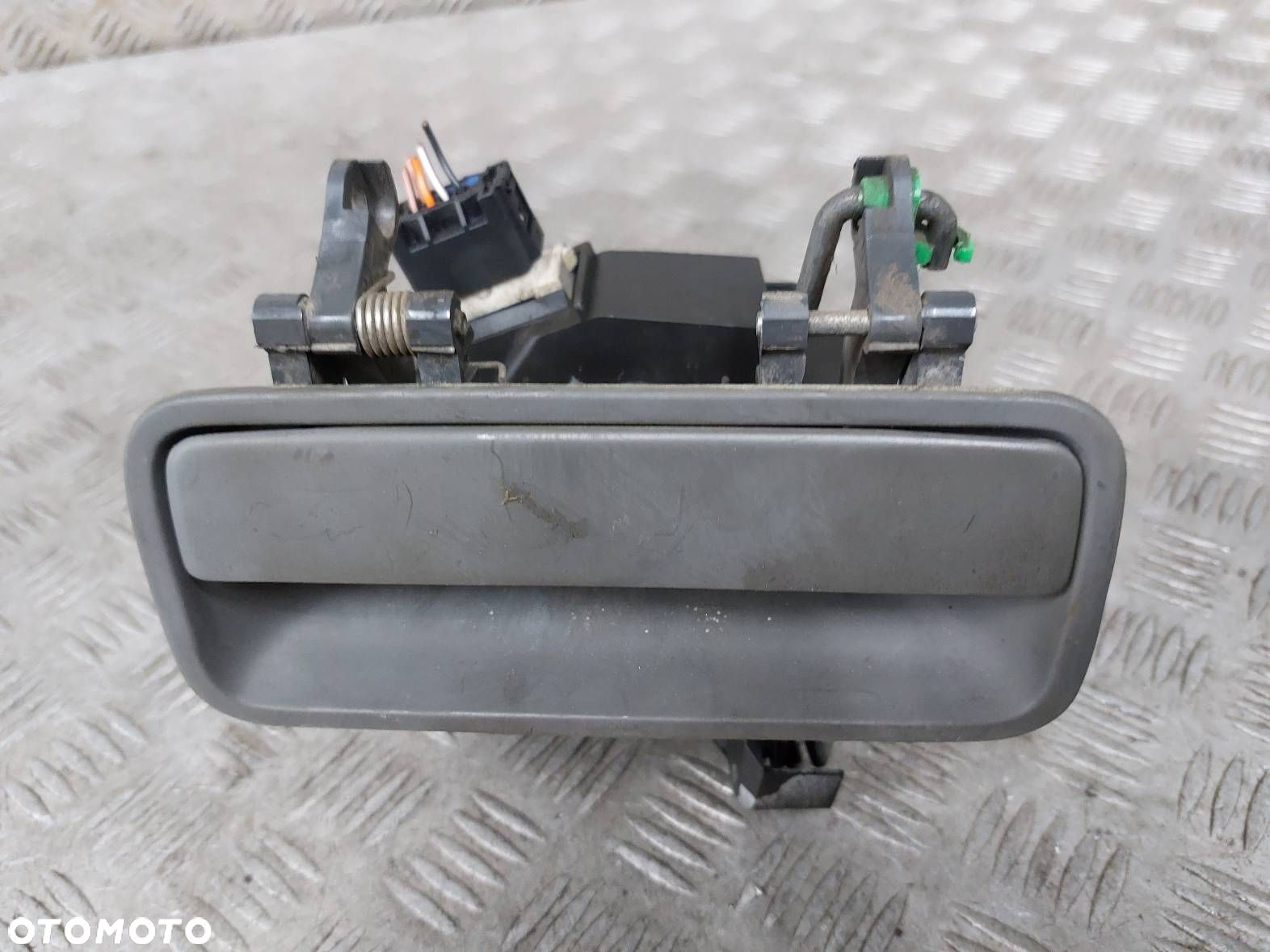 ZAMEK DRZWI PRAWY TYŁ + KLAMKA ZEWNĘTRZNA LAND ROVER FREELANDER I - 2