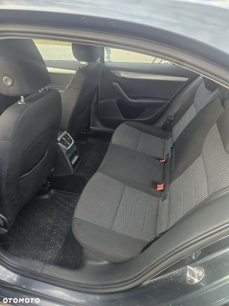 Skoda Octavia 1.6 TDI 4x4 Ambition - 6