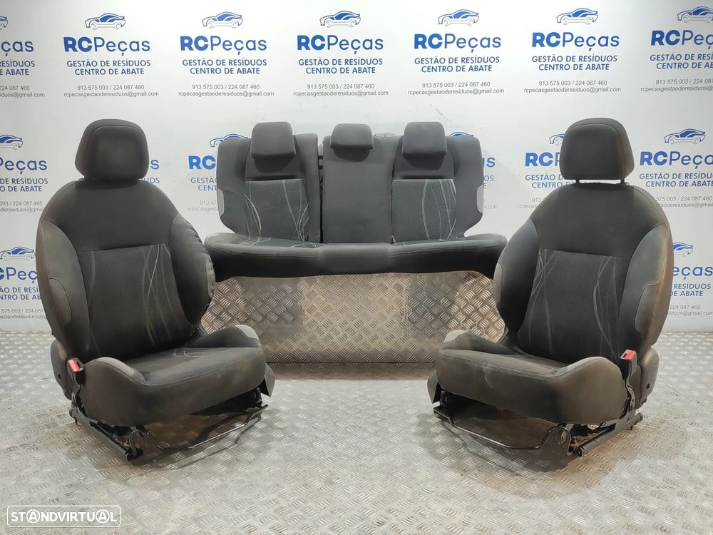 Conjunto de bancos em tecido Peugeot 208 Fase 1