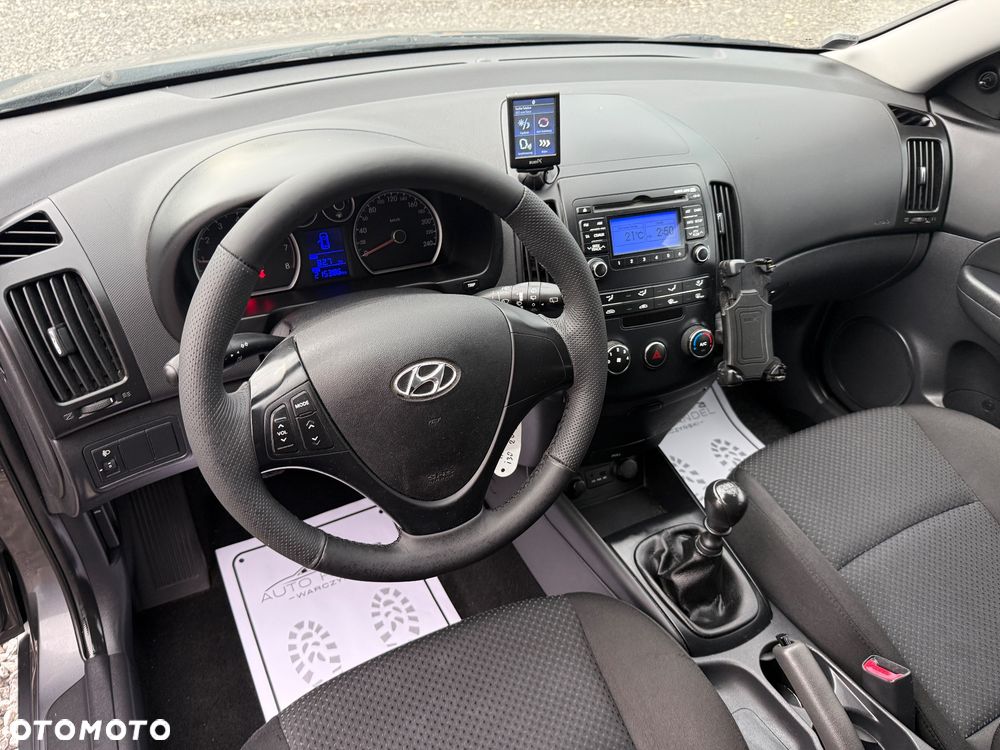 Hyundai i30 1.4 Base + - 9