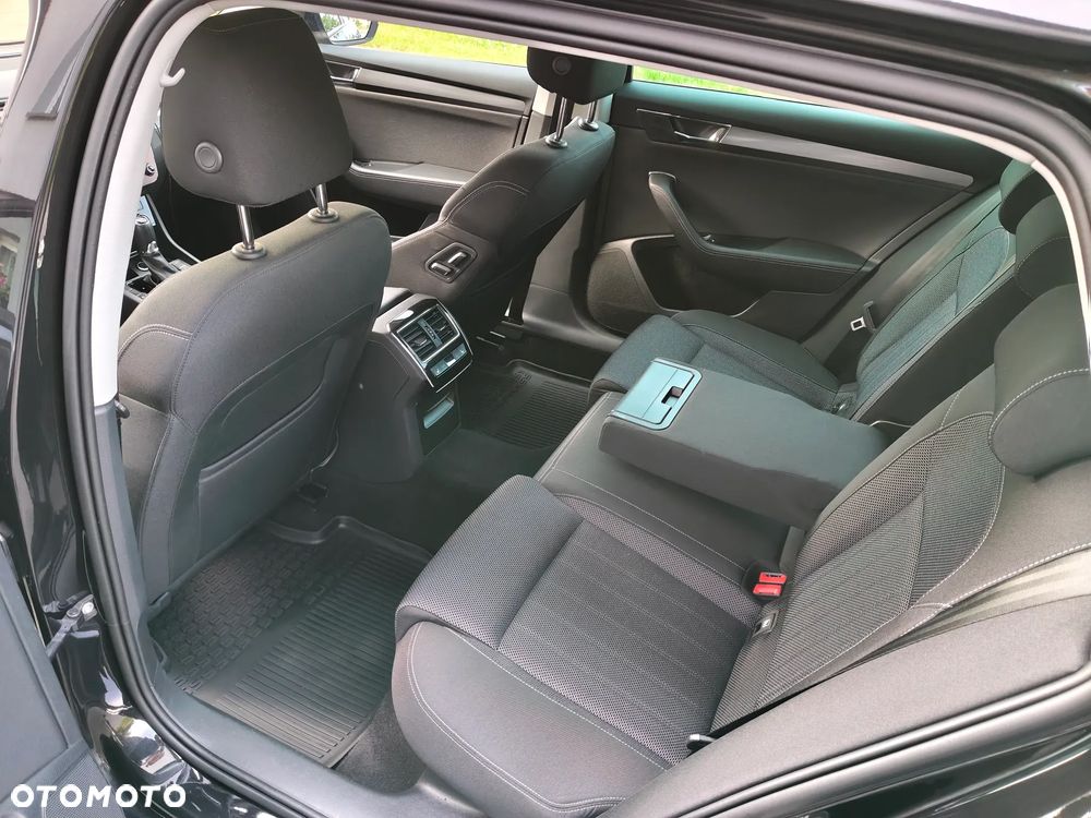 Skoda Superb 2.0 TDI SCR 4x4 Style DSG - 9