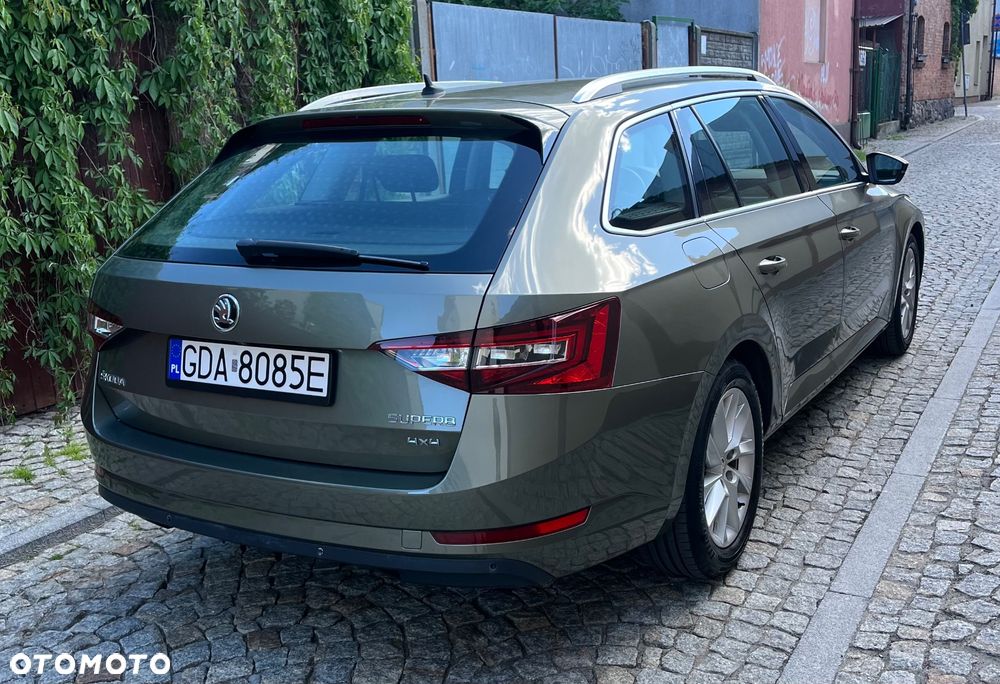 Skoda Superb 2.0 TDI 4x4 Style DSG - 3