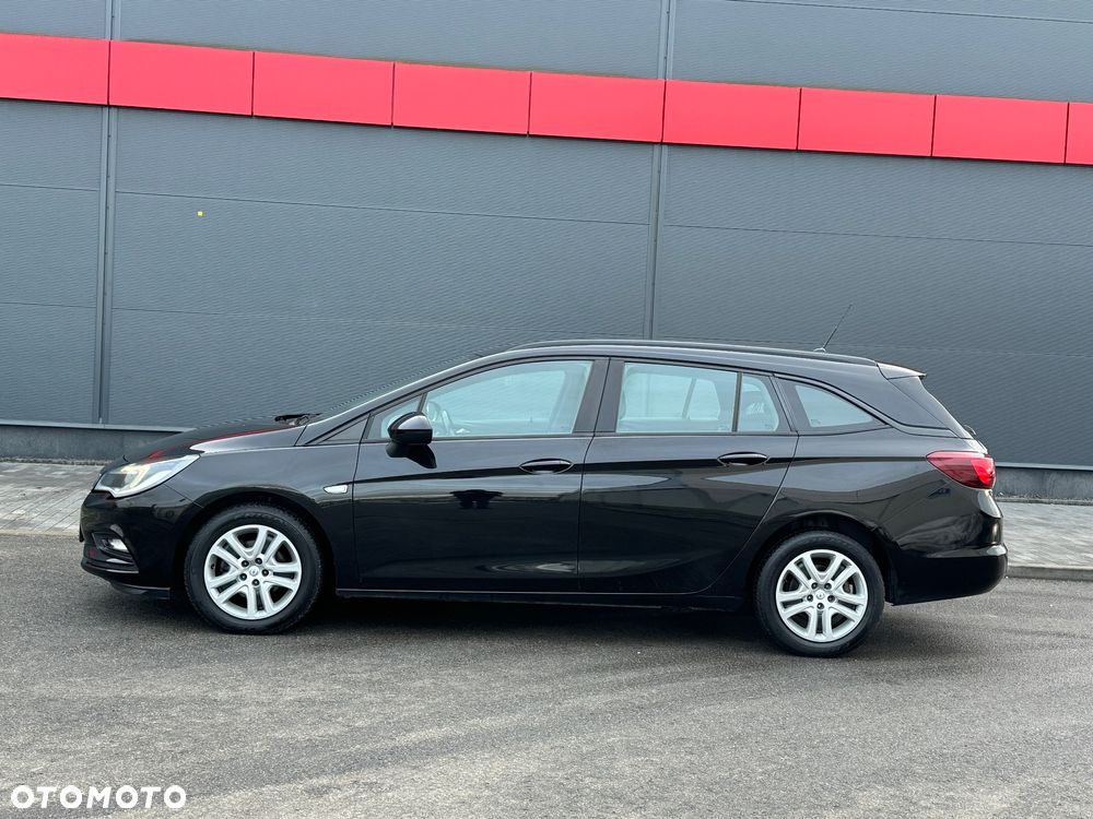 Opel Astra 1.6 CDTI Essentia - 11