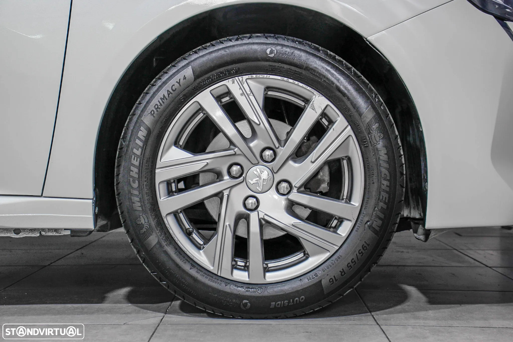 Peugeot 208 1.2 PureTech Active - 13