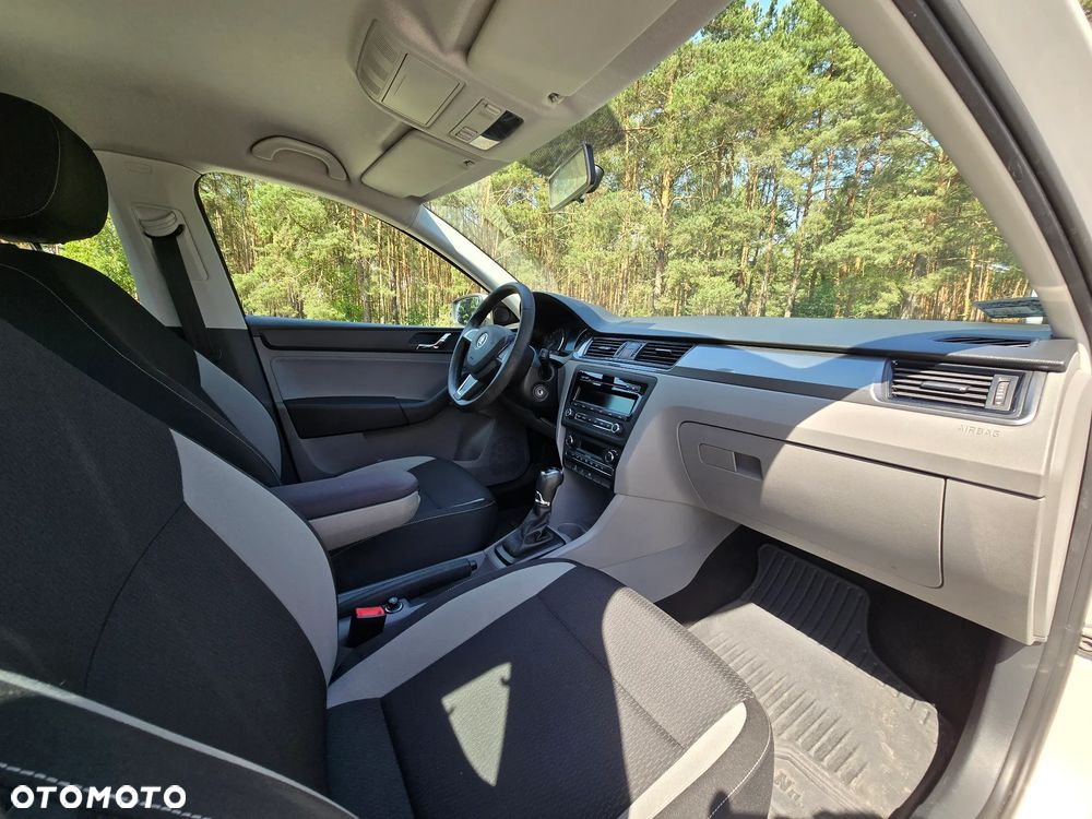 Skoda RAPID 1.6 TDI DPF Ambition DSG - 22