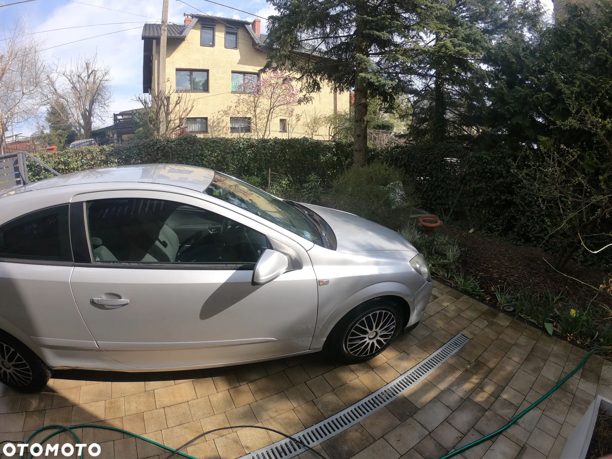 Opel Astra III GTC 1.4 Cosmo - 1