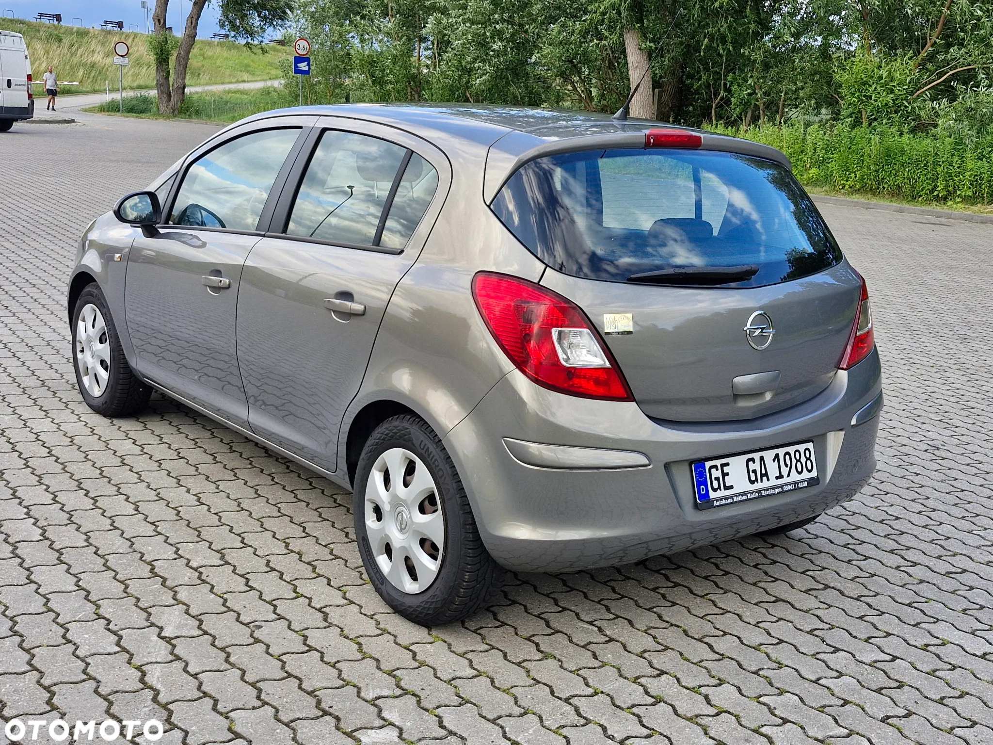 Opel Corsa 1.2 16V Cosmo - 4