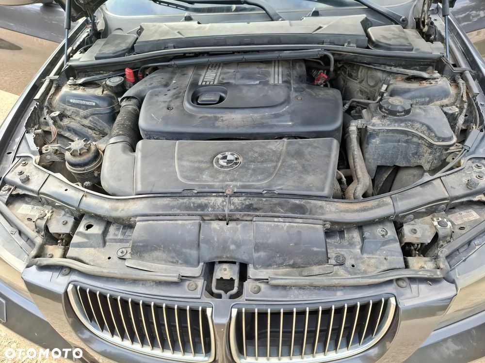 BMW Seria 3 318d - 12