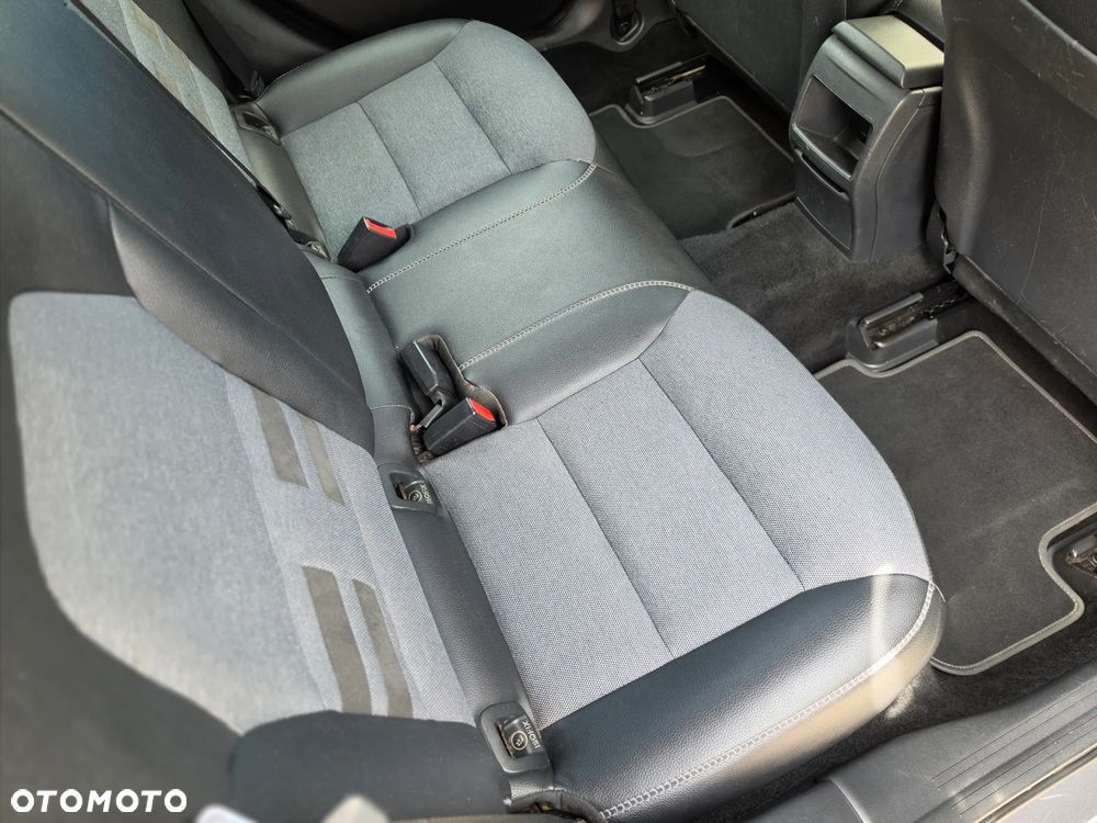 Mercedes-Benz GLA 200 d Activity Edition - 31