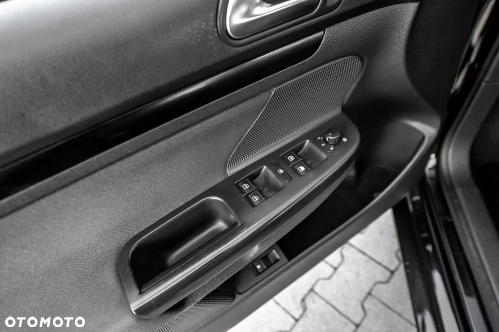 Volkswagen Jetta 1.6 TDI DPF Trendline - 18