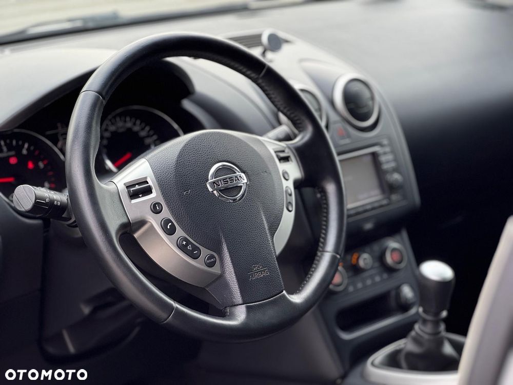 Nissan Qashqai 1.6 dCi 4 x 4 DPF Start/Stop tekna - 18