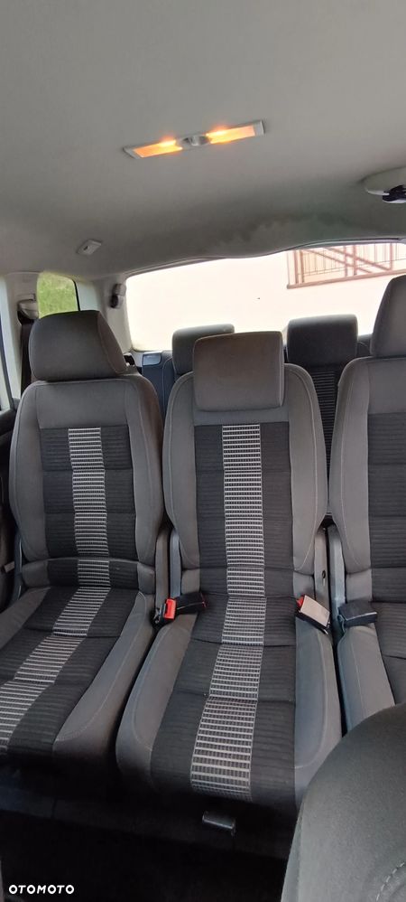 Volkswagen Touran - 3