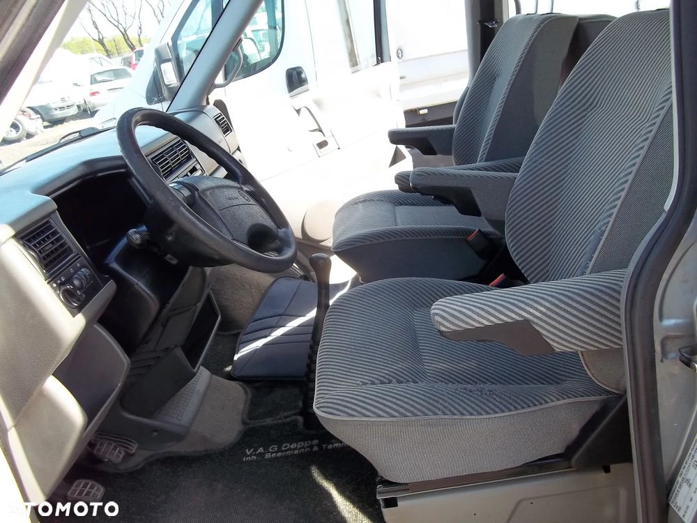 Volkswagen Multivan Standard - 14