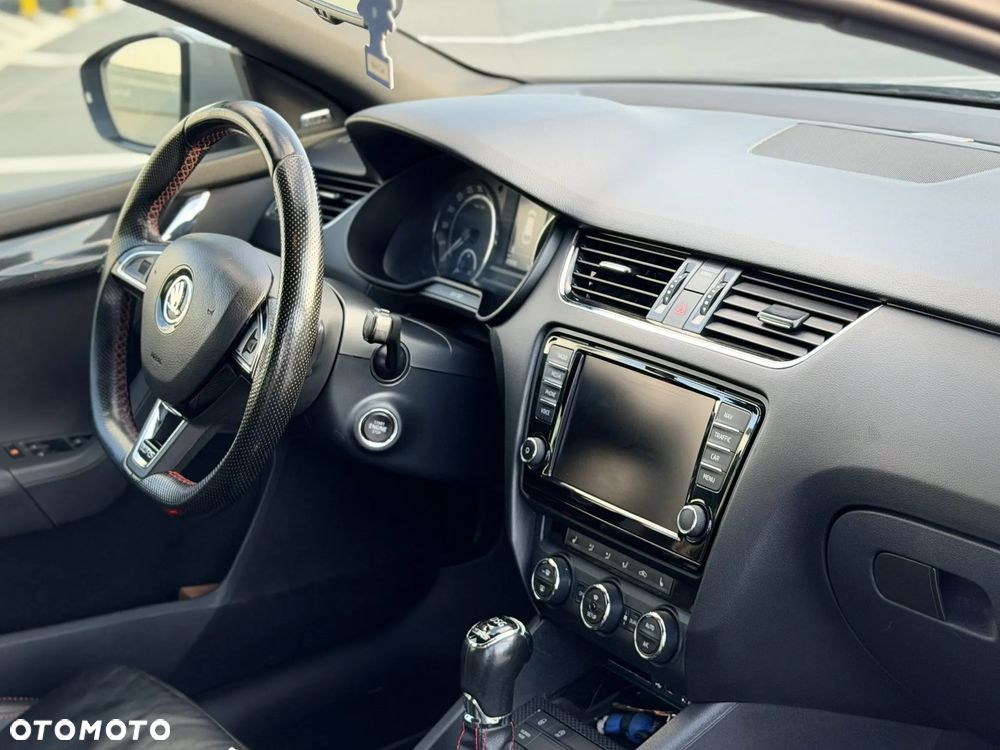 Skoda Octavia 2.0 TDI DSG RS - 18