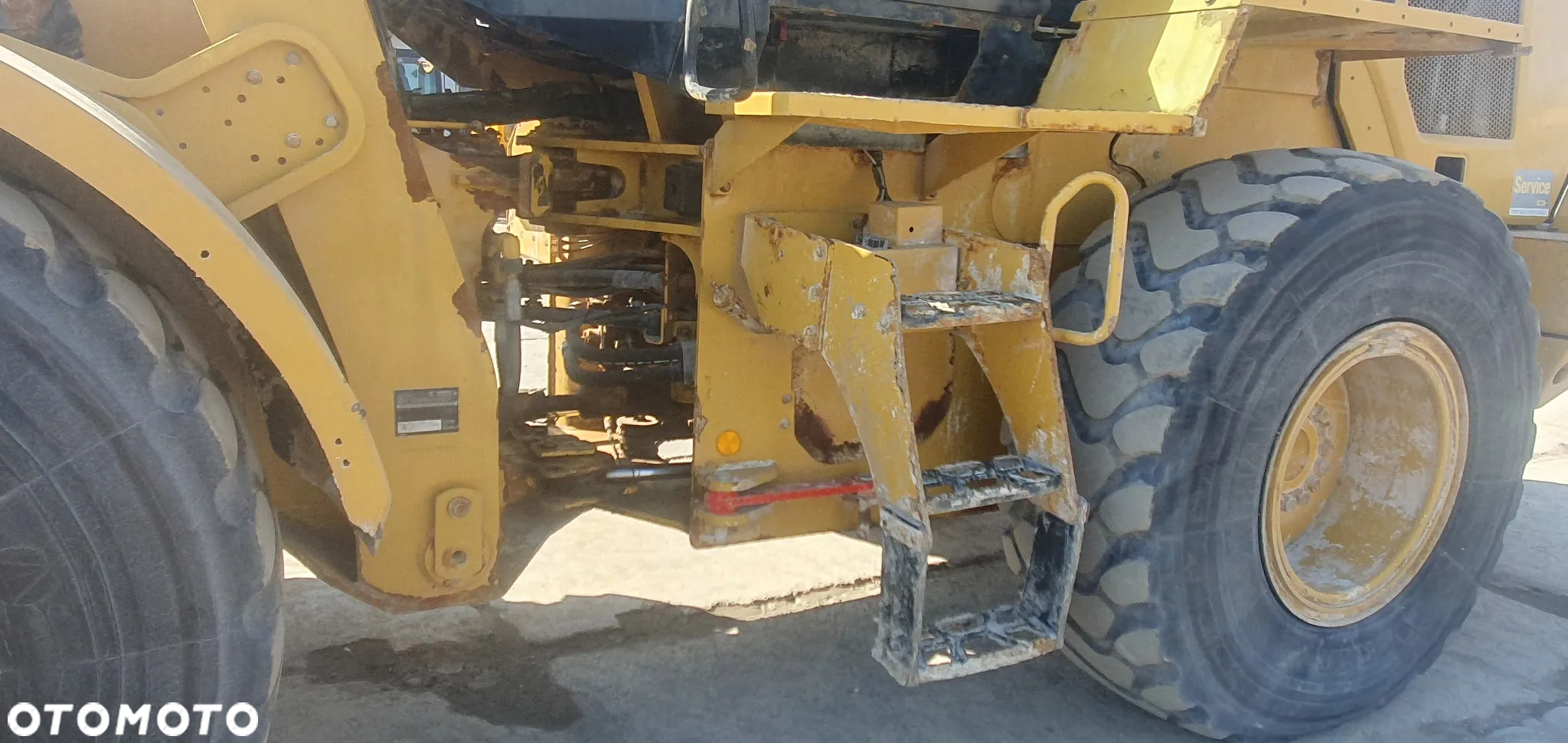 Caterpillar 930M - 13