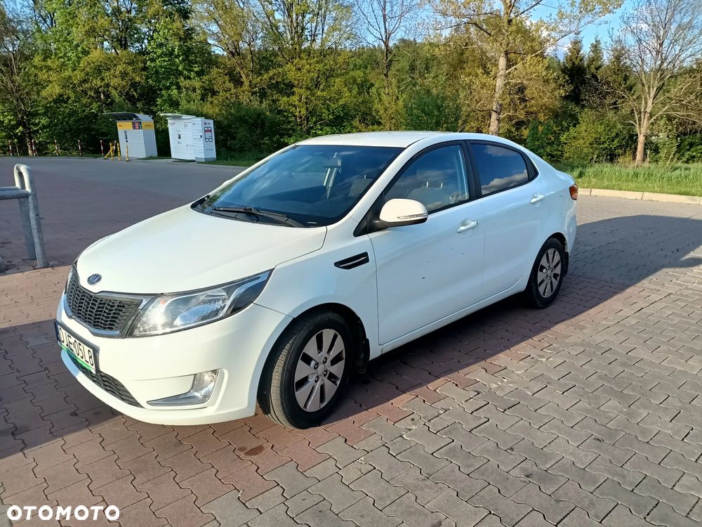 Kia Rio - 1