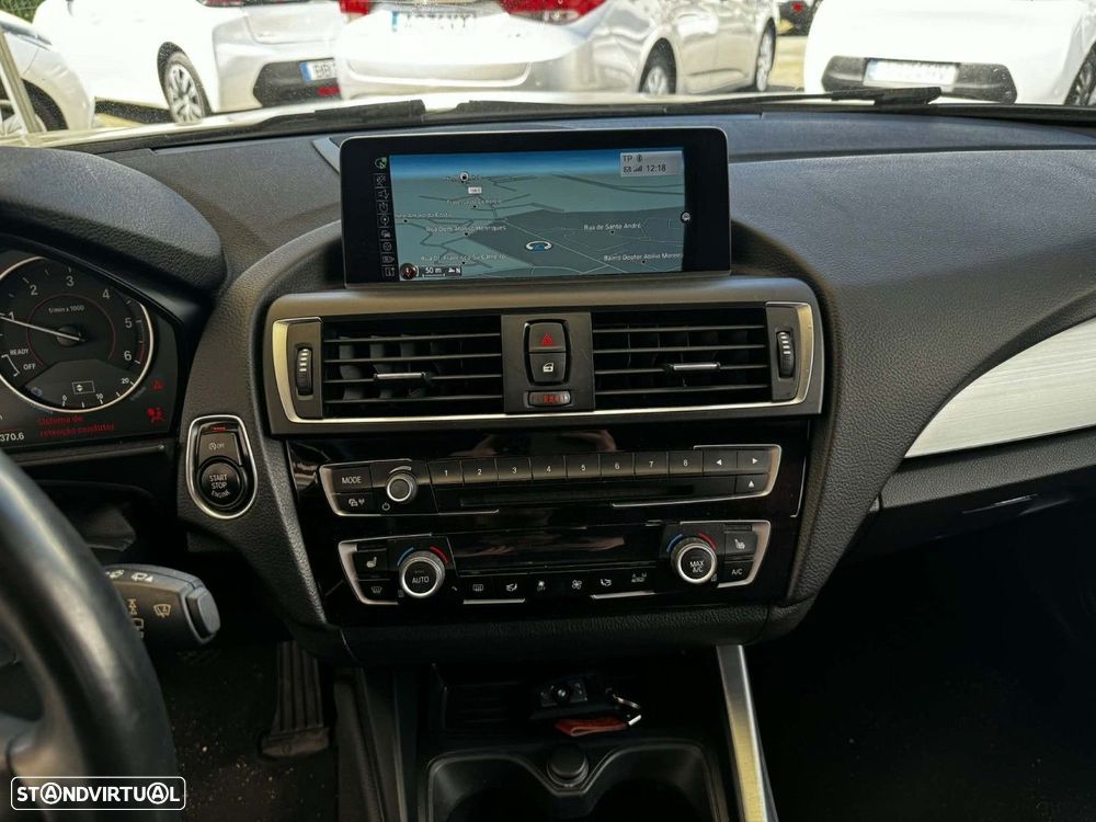 BMW 116 d Pack M - 12