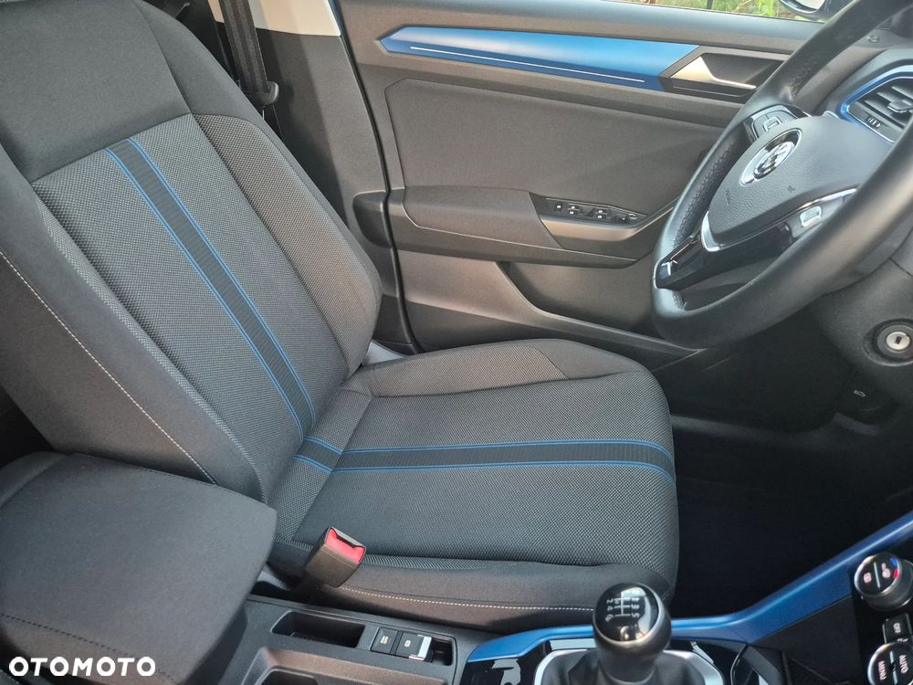 Volkswagen T-Roc 1.5 TSI OPF ACTIVE - 17
