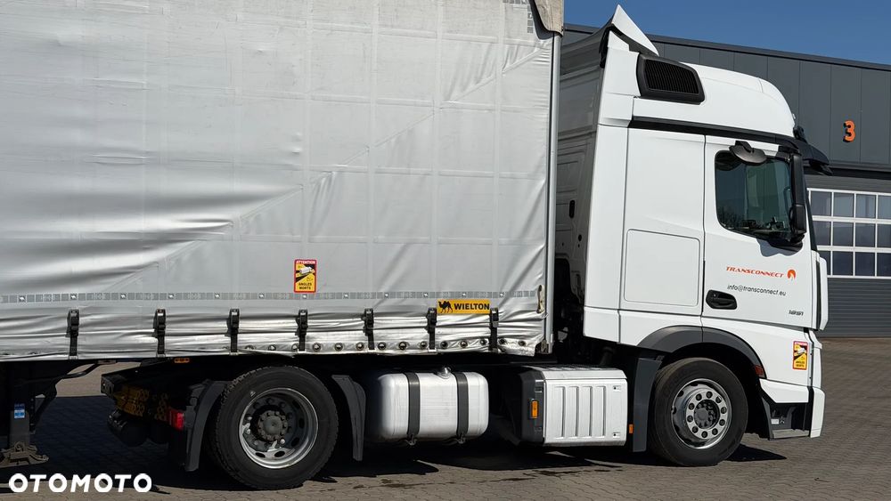 Mercedes-Benz Actros - 3