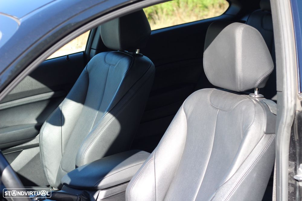 BMW 220 i Coupe Pack M - 5