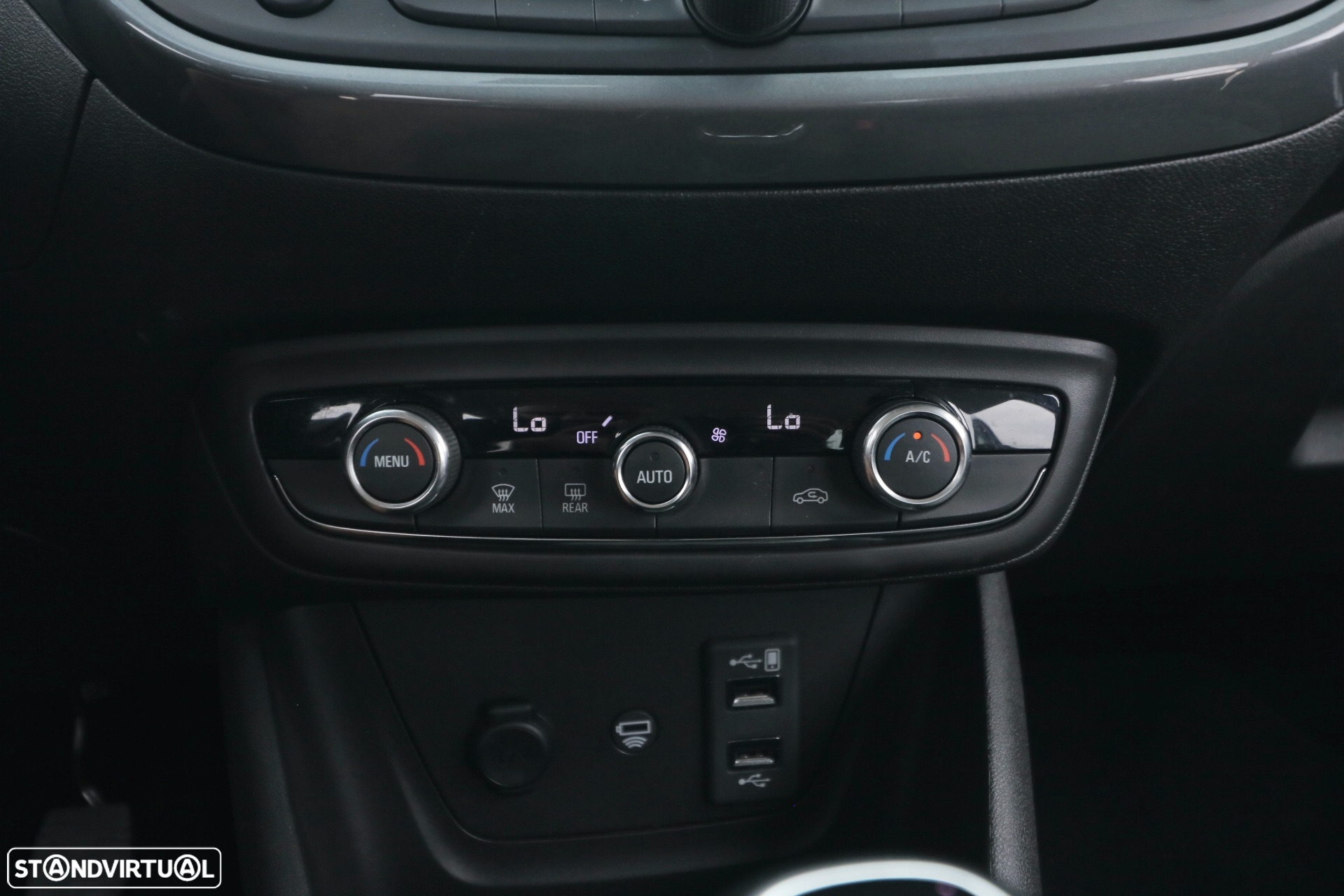 Opel Crossland X 1.2 T Innovation - 21