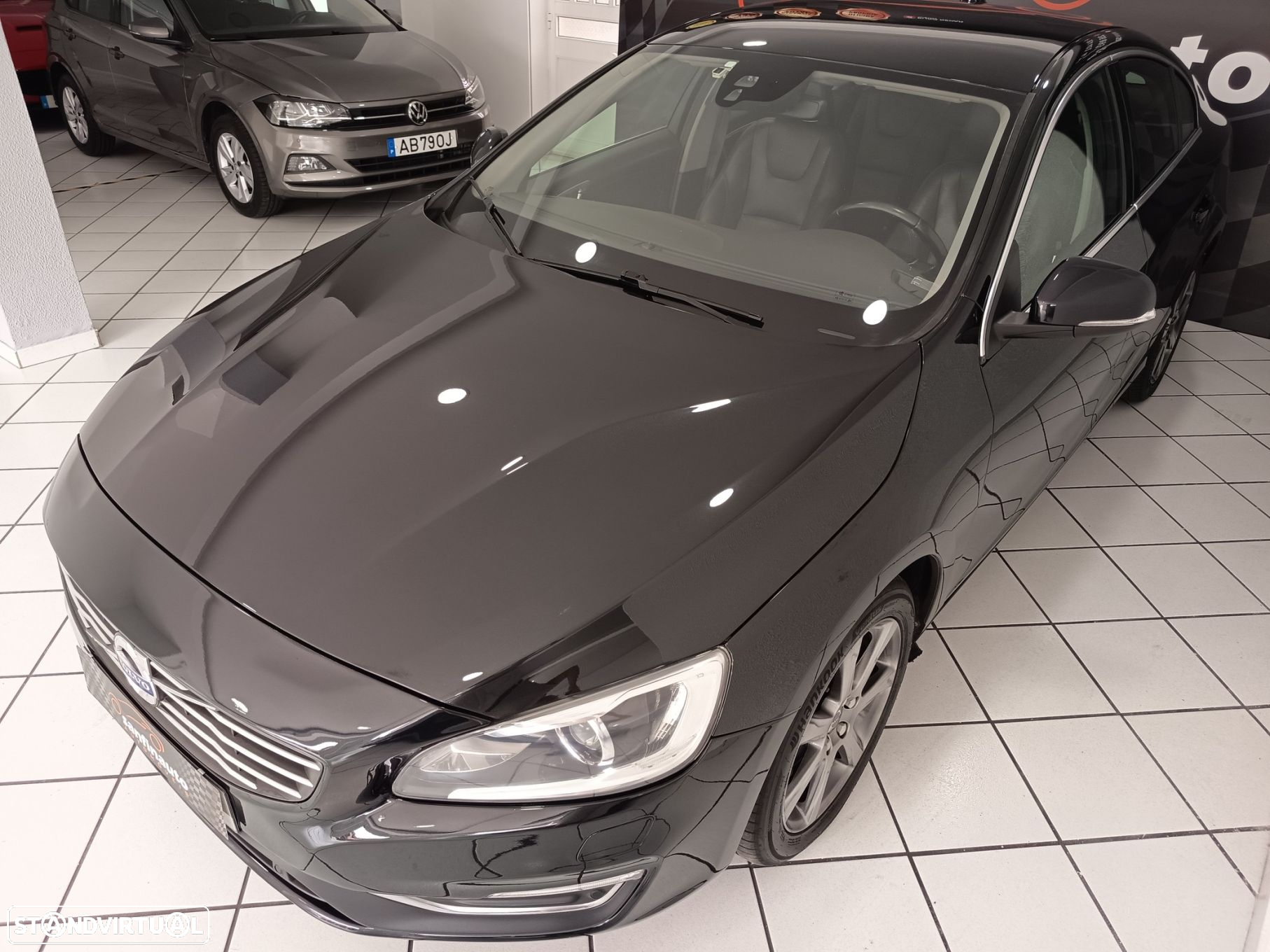 Volvo S60 2.0 D4 Momentum Geartronic - 10