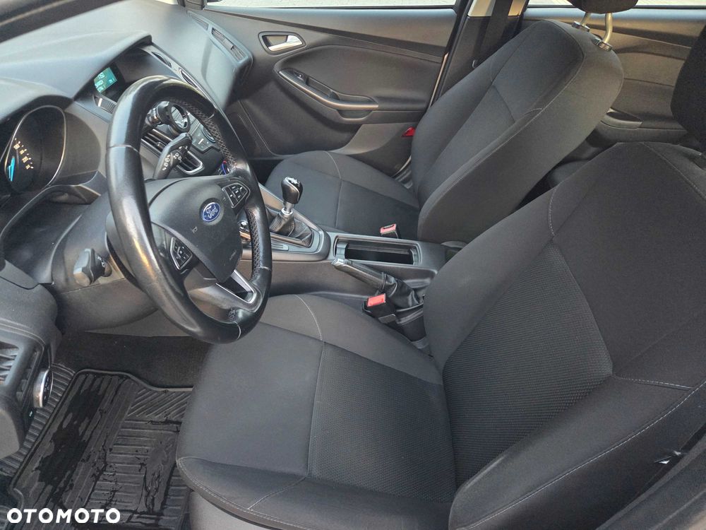 Ford Focus - 8