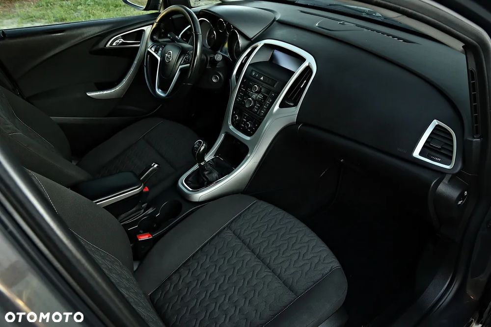 Opel Astra 1.7 CDTI DPF Cosmo - 9