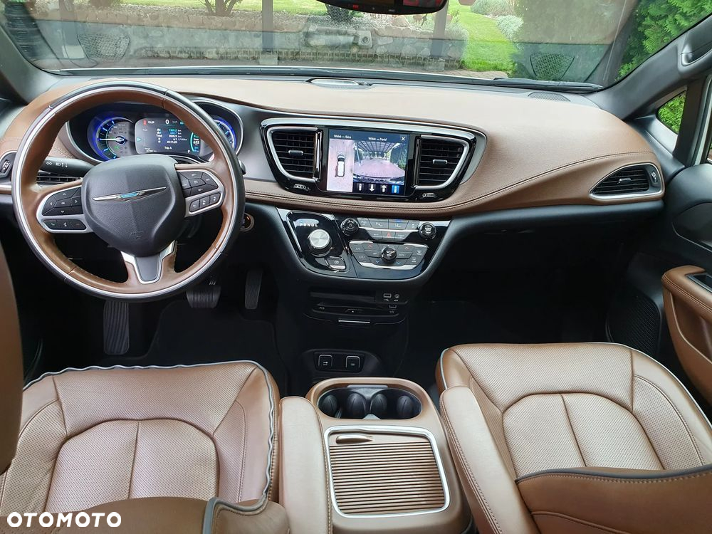 Chrysler Pacifica - 35