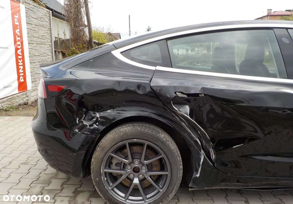 Tesla Model 3 Langstreckenbatterie Allradantrieb Dual Motor Performance - 19