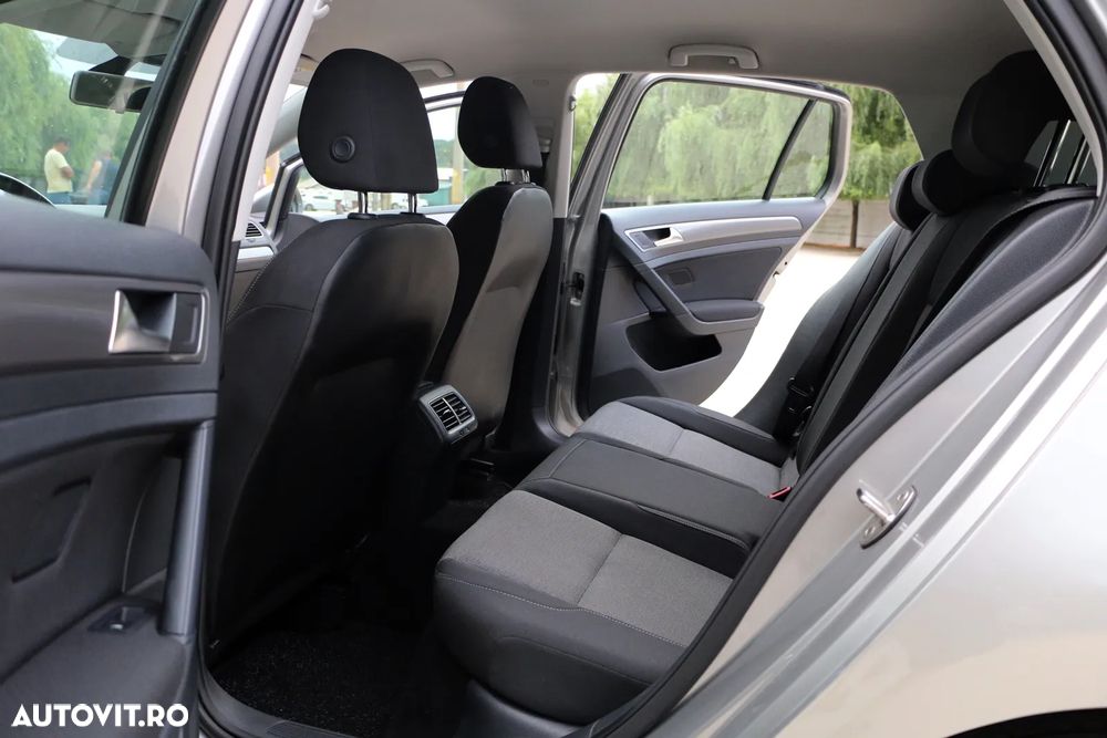 Volkswagen Golf - 15