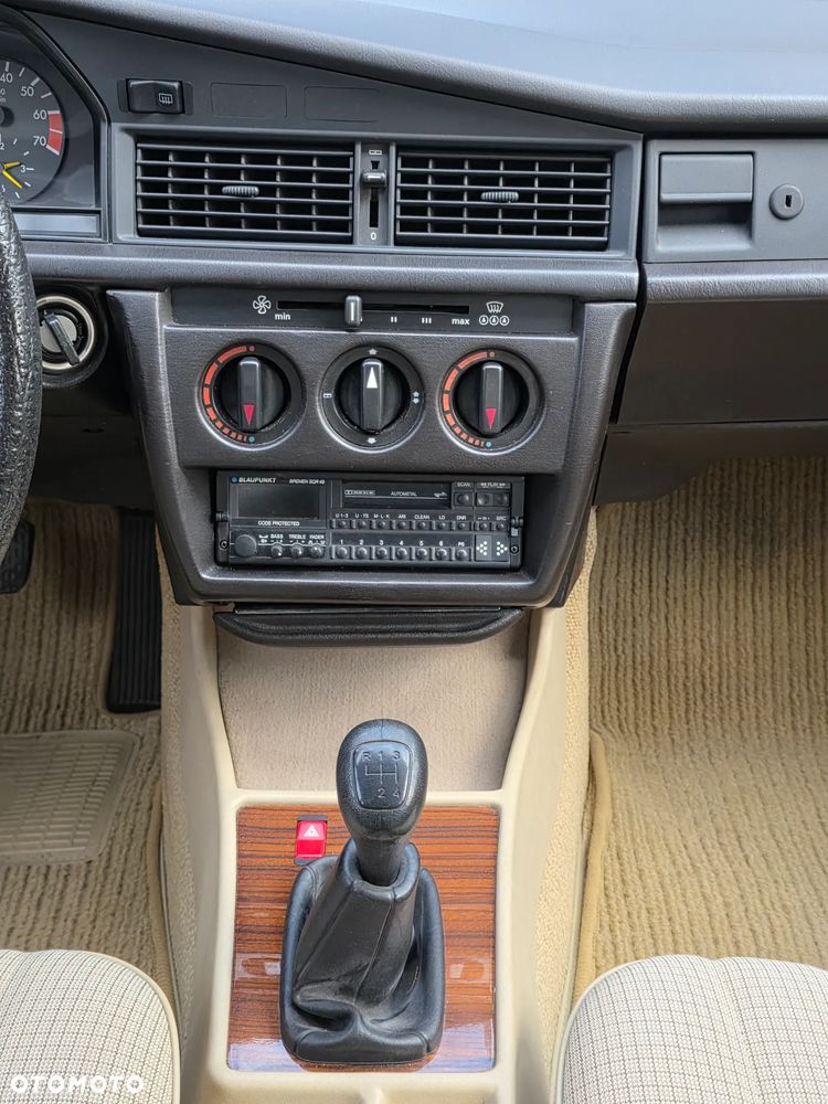 Mercedes-Benz W201 (190) - 22