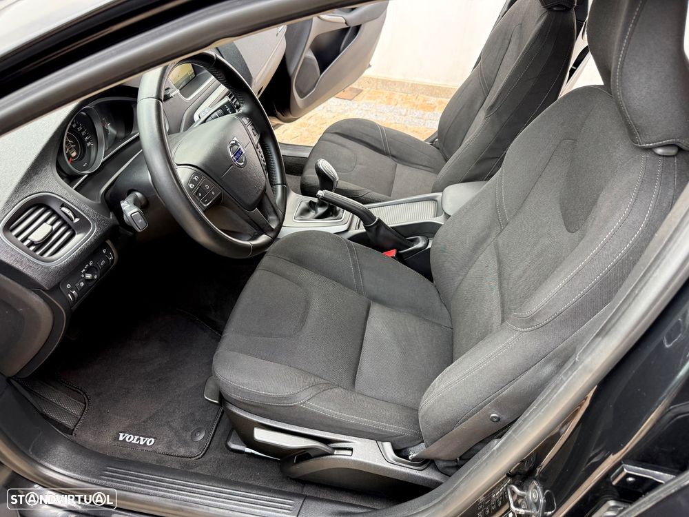 Volvo V40 D2 Kinetic - 39
